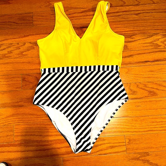 Cupshe Other - Swimsuit